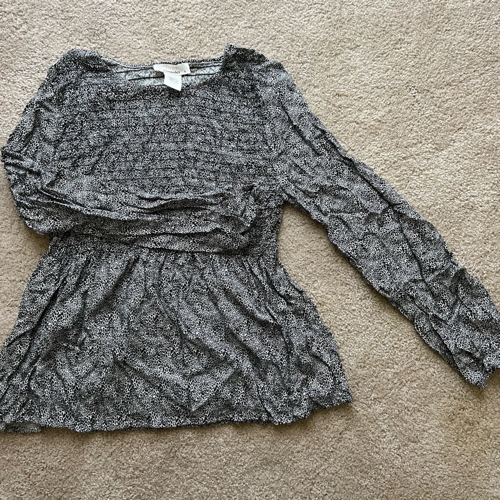 Lightweight tiny cheetah printed, puff sleeve blouse size S